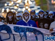 Foto: "PRIMERA LÃNEA" Barra: Comandos Azules • Club: Millonarios • País: Colombia