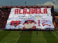 Foto: "No estamos por momentos, estamos para siempre" Barra: La 12 • Club: Alajuelense