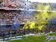 Foto: "Superclasico argentino en La Bombonera con hinchas visitantes" Barra: La 12 • Club: Boca Juniors