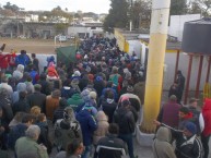 Foto: "Multitud de gente de Rampla saliendo del estadio Nasazzi" Barra: La Banda del Camion • Club: Rampla Juniors • País: Uruguay