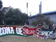 Foto: "Amistad de Rampla Juniors & Fluminense en frente al estadio centenario" Barra: La Banda del Camion • Club: Rampla Juniors