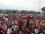 Foto: "Protesta por los malos manejos del equipo" Barra: La Banda del Indio • Club: Cúcuta
