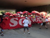 Foto: "Caminando" Barra: La Barra del Rojo • Club: Independiente