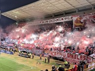 Foto: "En Tunja contra Boyacá Chicó" Barra: La Guardia Albi Roja Sur • Club: Independiente Santa Fe • País: Colombia