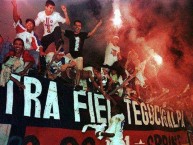 Foto: Barra: La Ultra Fiel • Club: Club Deportivo Olimpia