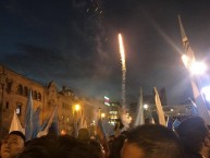 Foto: "Caravana por el nuevo campeonato" Barra: La Vieja Escuela • Club: Bolívar