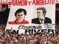 Foto: "1999, la hinchada saluda a Ramón y a Angelito en el superclásico argentino" Barra: Los Borrachos del Tablón • Club: River Plate