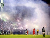 Foto: "Bengalas en final de ascenso 2012" Barra: Los Lokos de Arriba • Club: León