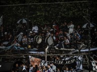Foto: "Wanderers estando penúltimo vs Peñarol, sin pelear ningún torneo o clasificar a copa (Clausura 2022)" Barra: Los Vagabundos • Club: Montevideo Wanderers