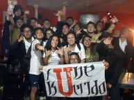 Foto: "LokUra y descontrol" Barra: Muerte Blanca • Club: LDU