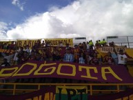 Foto: "Filial Bogota" Barra: Revolución Vinotinto Sur • Club: Tolima
