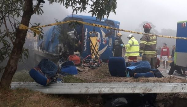 LUTO! Mueren 12 hinchas del Barcelona de Ecuador en un accidente de micro.