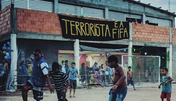Terrorista é a FIFA!