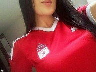 Hincha - Tribunera - Chica - Fanatica de la Barra: Baron Rojo Sur • Club: América de Cáli