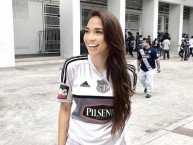 Hincha - Tribunera - Chica - Fanatica de la Barra: Boca del Pozo • Club: Emelec • País: Ecuador