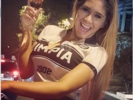 Hincha - Tribunera - Chica - Fanatica de la Barra: La Barra 79 • Club: Olimpia • País: Paraguay