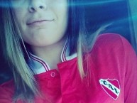 Hincha - Tribunera - Chica - Fanatica de la Barra: La Barra del Rojo • Club: Independiente
