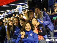 Hincha - Tribunera - Chica - Fanatica de la Barra: La Pandilla de Liniers • Club: Vélez Sarsfield • País: Argentina