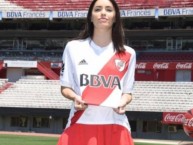 Hincha - Tribunera - Chica - "' Lali ' Espósito" Fanatica de la Barra: Los Borrachos del Tablón • Club: River Plate