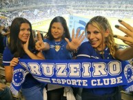 Hincha - Tribunera - Chica - Fanatica de la Barra: Torcida Fanáti-Cruz • Club: Cruzeiro