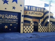 Mural - Graffiti - Pintadas - "La Aurinegra" Mural de la Barra: Barra Amsterdam • Club: Peñarol • País: Uruguay