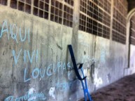 Mural - Graffiti - Pintada - "AQUI VIVI LOUCURAS, Escrito en el antiguo estadio del Gremio, el mítico Olimpico Monumental" Mural de la Barra: Geral do Grêmio • Club: Grêmio