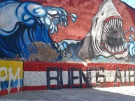 Mural - Graffiti - Pintadas - Mural de la Barra: La Banda de Los Kuervos • Club: Junior de Barranquilla • País: Colombia