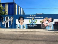 Mural - Graffiti - Pintadas - Mural de la Barra: La Banda Tricolor • Club: Almagro • País: Argentina