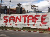 Mural - Graffiti - Pintada - "La Ultra Sur Bosa - La Banda del Enano." Mural de la Barra: La Guardia Albi Roja Sur • Club: Independiente Santa Fe