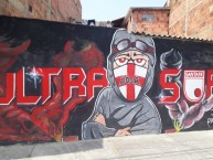 Mural - Graffiti - Pintadas - "LA ULTRASUR BOSA" Mural de la Barra: La Guardia Albi Roja Sur • Club: Independiente Santa Fe • País: Colombia