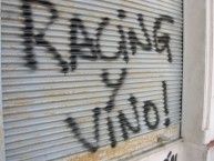 Mural - Graffiti - Pintadas - "Racing y vino!" Mural de la Barra: La Guardia Imperial • Club: Racing Club • País: Argentina