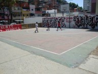 Mural - Graffiti - Pintada - Mural de la Barra: Los Demonios Rojos • Club: Caracas