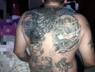Tattoo - Tatuaje - tatuagem - "Tatuaje de la mayor un cuervo von calaveras y el escudo al final" Tatuaje de la Barra: Agrupaciones Unidas • Club: Central Norte de Salta