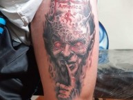 Tattoo - Tatuaje - tatuagem - "Tatuaje echo por :https://instagram.com/cour_arttattoo?igshid=MzRlODBiNWFlZA==" Tatuaje de la Barra: Disturbio Rojo Bogotá • Club: América de Cáli