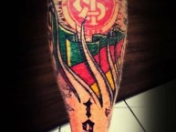 Tattoo - Tatuaje - tatuagem - "Bandeira do RS   1909   Escudo" Tatuaje de la Barra: Guarda Popular • Club: Internacional