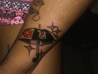 Tattoo - Tatuaje - tatuagem - "@vihcrvg" Tatuaje de la Barra: Guerreiros do Almirante • Club: Vasco da Gama • País: Brasil