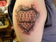 Tattoo - Tatuaje - tatuagem - "Escudo Boca Juniors Studio A Tattoos La Plata hecho por Facundo Pereyra Ochi" Tatuaje de la Barra: La Banda de Fierro 22 • Club: Gimnasia y Esgrima