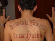 Tattoo - Tatuaje - tatuagem - "Somos La Fuerza de un Pueblo,Somos el Alma de Bogotá." Tatuaje de la Barra: La Guardia Albi Roja Sur • Club: Independiente Santa Fe