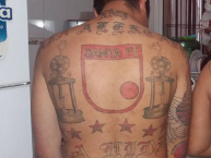Tattoo - Tatuaje - tatuagem - "Nací para alentarte." Tatuaje de la Barra: La Guardia Albi Roja Sur • Club: Independiente Santa Fe