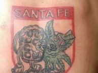 Tattoo - Tatuaje - tatuagem - "Marihuaneros por Santa Fe." Tatuaje de la Barra: La Guardia Albi Roja Sur • Club: Independiente Santa Fe