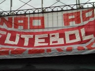 Trapo - Bandeira - Faixa - Telón - "Não ao futebol moderno" Trapo de la Barra: Castores da Guilherme • Club: Bangu