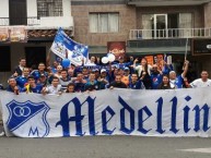 Trapo - Bandeira - Faixa - Telón - "Medellín azul" Trapo de la Barra: Comandos Azules • Club: Millonarios
