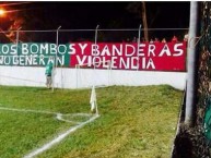 Trapo - Bandeira - Faixa - Telón - "Los Bombos y banderas no generan violencia" Trapo de la Barra: Fúria Verde • Club: Marathón • País: Honduras