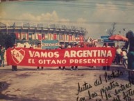 Trapo - Bandeira - Faixa - Telón - "Vamos Argentina, El Gitano Presente" Trapo de la Barra: La Barra del Rojo • Club: Independiente