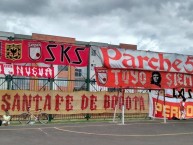 Trapo - Bandeira - Faixa - Telón - "AGUANTE SANTA FE" Trapo de la Barra: La Guardia Albi Roja Sur • Club: Independiente Santa Fe • País: Colombia