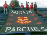 Trapo - Bandeira - Faixa - Telón - "PARCHE 5-VIEJA GUARDIA" Trapo de la Barra: La Guardia Albi Roja Sur • Club: Independiente Santa Fe