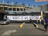 Trapo - Bandeira - Faixa - Telón - "Pumas cagon!" Trapo de la Barra: La Monumental • Club: América