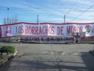 Trapo - Bandeira - Faixa - Telón - Trapo de la Barra: Los Borrachos de Morón • Club: Deportivo Morón