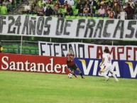 Trapo - Bandeira - Faixa - Telón - "En contra de la federacion venezolana de futbol fvf" Trapo de la Barra: Los Demonios Rojos • Club: Caracas • País: Venezuela