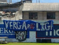 Trapo - Bandeira - Faixa - Telón - "verga pa liga" Trapo de la Barra: Mafia Azul Grana • Club: Deportivo Quito